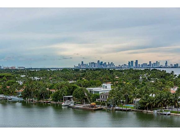    Apto 3 dormitorios em Miami Beach com visto do mar  -  $779,500 
