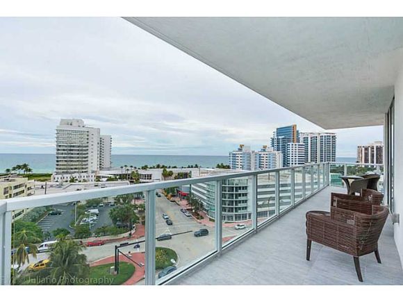    Apto 3 dormitorios em Miami Beach com visto do mar  -  $779,500
