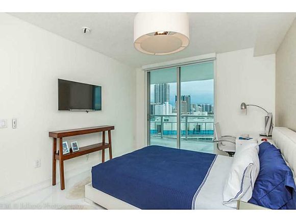    Apto 3 dormitorios em Miami Beach com visto do mar  -  $779,500 