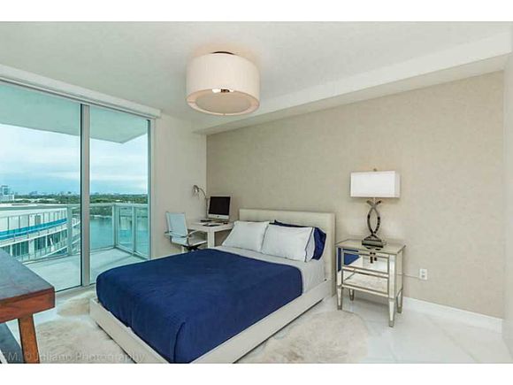   Apto 3 dormitorios em Miami Beach com visto do mar  -  $779,500