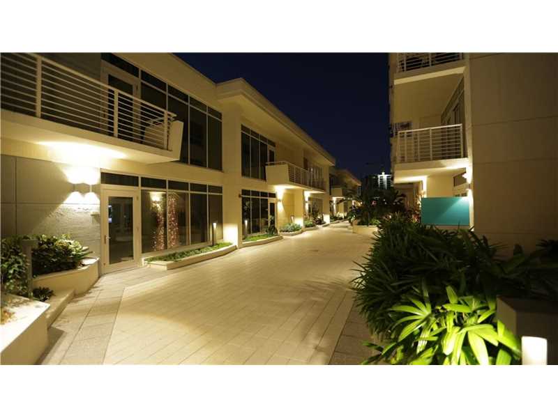 Townhouse 2 dormitorios em Midblock - Miami- $551,000