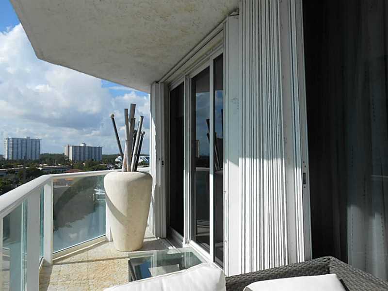 Apartamento no Oceania II - Sunny Isles Beach - Miami - $820,000