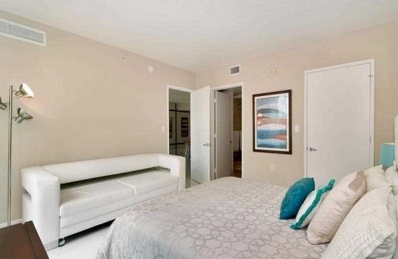 Apartamento Mobiliado 3 Dormitorios no St.Tropez - Sunny Isles Beach - Miami - $780,000