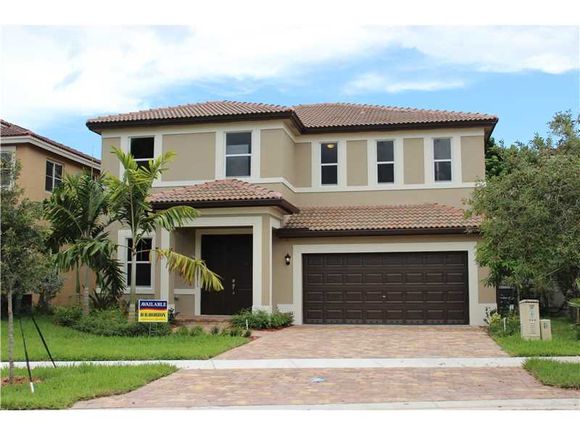 Casa Nova m Miami - 6 Dormitrios - $364,990