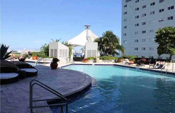 Duplex 2 Dormitrios em Downtown - Miami -  $370,000