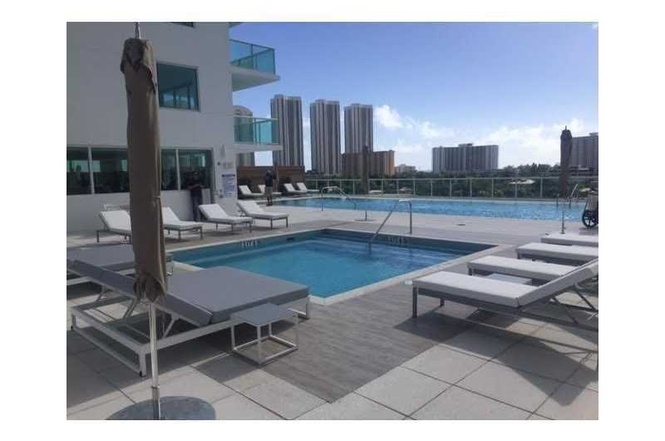 Apto Novo - 400 Sunny Isles - Predio de luxo em Sunny Isles Beach - Miami Beach - $789,000