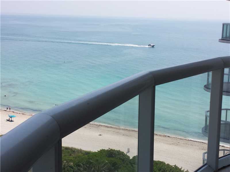 Apto em frente a praia no predio de luxo  - Miami Beach - $515,000