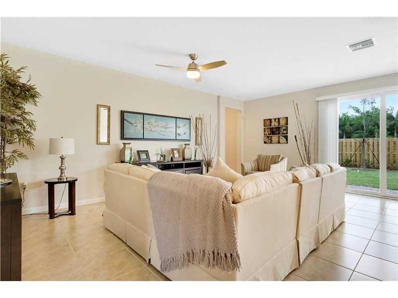 Casa Nova na Regio Sul de Miami - 6 dormitrios  $364,990  