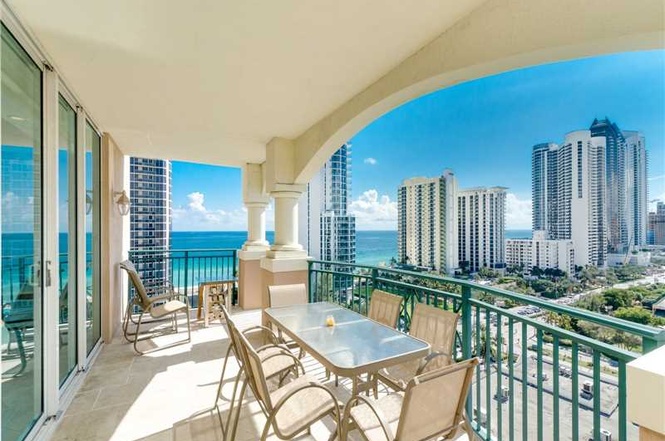 Apto Mobiliado - 3 quartos - em Sunny Isles Beach - Miami $689,000  
