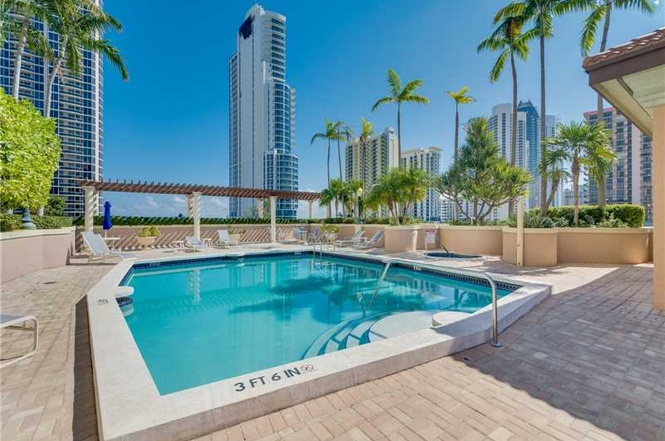 Apto Mobiliado - 3 quartos - em Sunny Isles Beach - Miami $689,000 