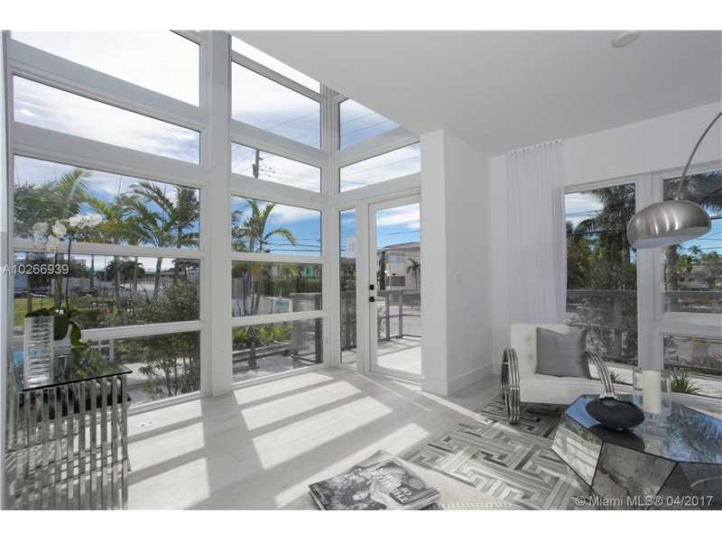  Nova Casa Geminada 3 dormitorios em Miami Beach   $799,000