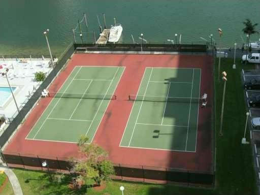 Apartamento em Edifício com Piscina e Quadra de Tênis em Aventura, Miami $209,000