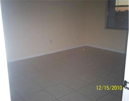Apartamento em Edifício com Piscina e Quadra de Tênis em Aventura, Miami $209,000
