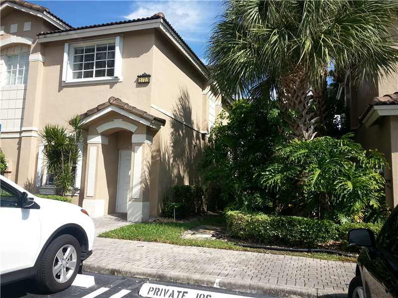 Townhouse Perfeita para a Família no Coração de Doral, Miami $295,000