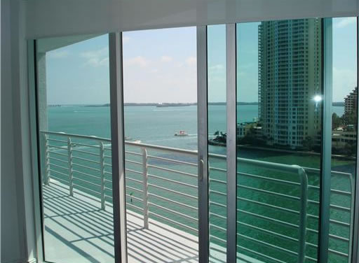 Espetacular Apartamento em Miami Beach com Vista para Biscayne Bay $389,900