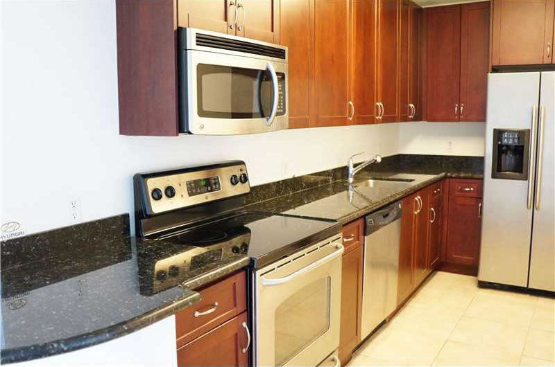Apartamento de 2 Quartos em Miami Beach $360,000
