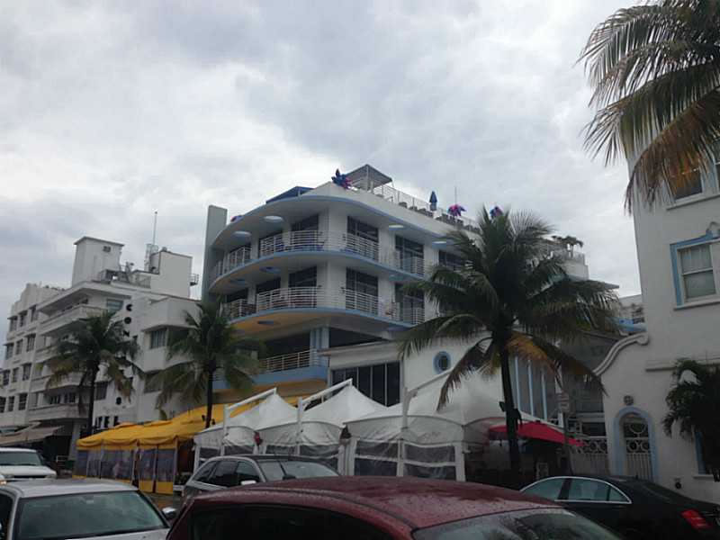 Ocean Drive - South Beach Apto (Condo Hotel) $399,900