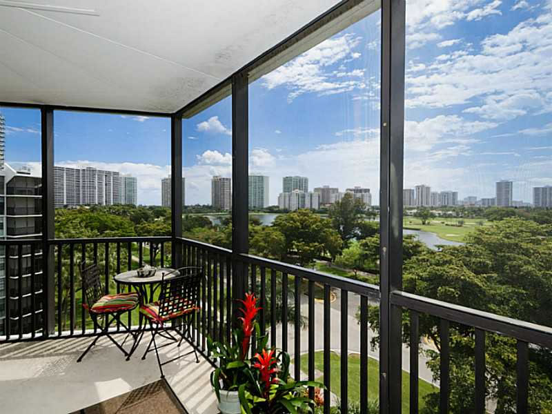 Lindo Apartamento 2/2 em Aventura - Miami $229,000