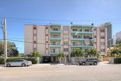 Apartamento Reformado a 2 quadras da Lincoln Rd. - South Beach - Miami Beach $280,000