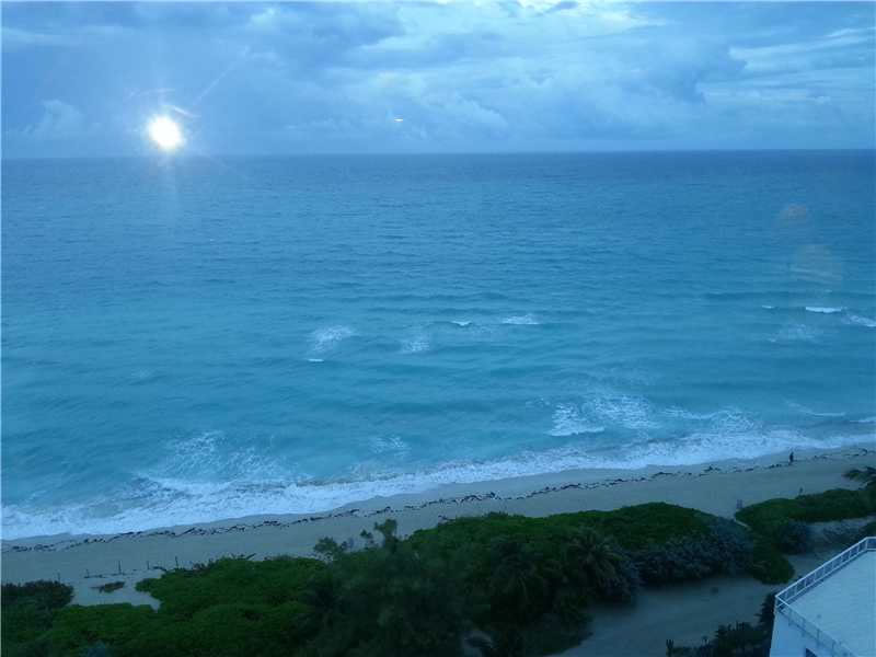 Collins Ave - Miami Beach Apto em Frente a Praia $224,000