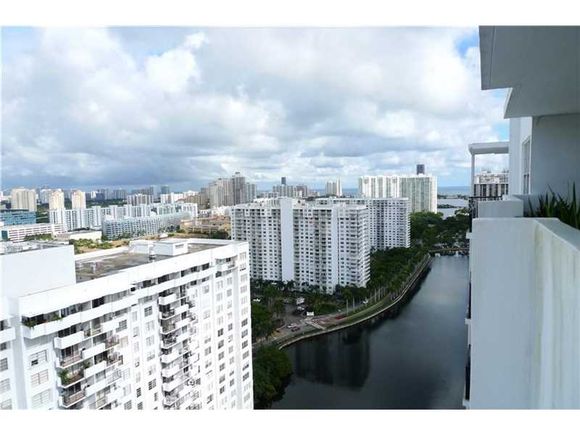 Apartamento 2 dormitorios todo reformado e mobiliado - Miami - $258,500