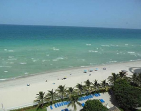 Apartamento Reformado em Frente a Praia em Hollywood Beach - Florida -$499,000