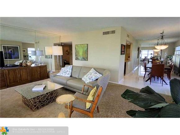 Apartamento Reformado em frente a praia em Fort Lauderdale, Flordia - $497,500