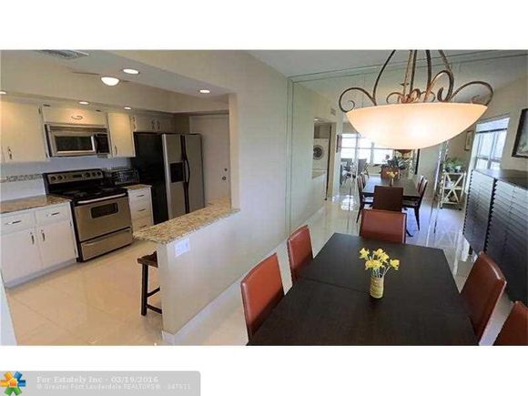 Apartamento Reformado em frente a praia em Fort Lauderdale, Flordia - $497,500