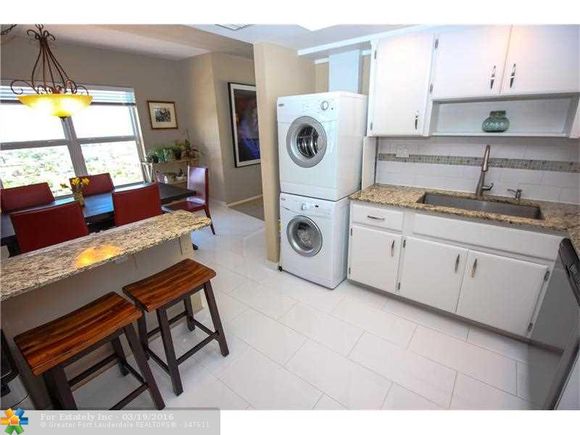 Apartamento Reformado em frente a praia em Fort Lauderdale, Flordia - $497,500
