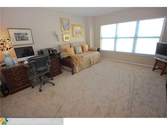 Apartamento Reformado em frente a praia em Fort Lauderdale, Flordia - $497,500