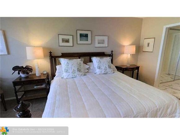 Apartamento Reformado em frente a praia em Fort Lauderdale, Flordia - $497,500