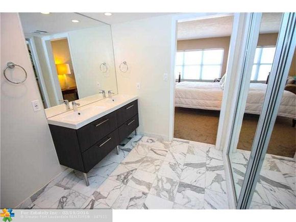 Apartamento Reformado em frente a praia em Fort Lauderdale, Flordia - $497,500