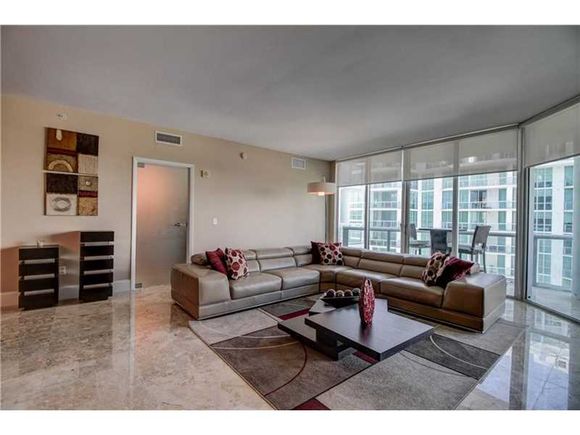 Apartamento de Alta Padrao A Venda em Aventura - Miami - $550,000