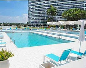 Apartamento Miami Beach com Varanda - $360,000