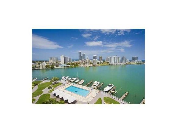 Apartamento Miami Beach com Varanda - $360,000