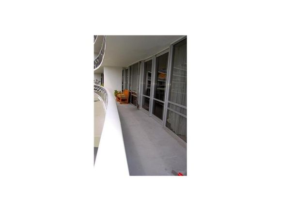 Apartamento Miami Beach com Varanda - $360,000