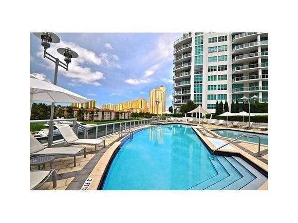 Apartamento de Alto Luxo - Aventura - Miami - $534,900