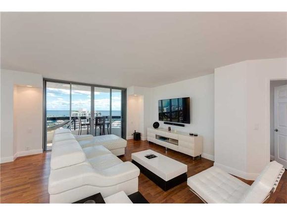 Apartamento de Luxo em andar alta - Aventura - Miami - $550,000  