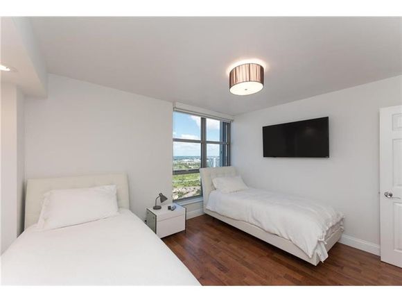 Apartamento de Luxo em andar alta - Aventura - Miami - $550,000  