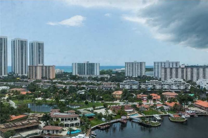   400 Sunny Isles - Prdio Novo Apto Duplex Pronto para morar-$949,000 