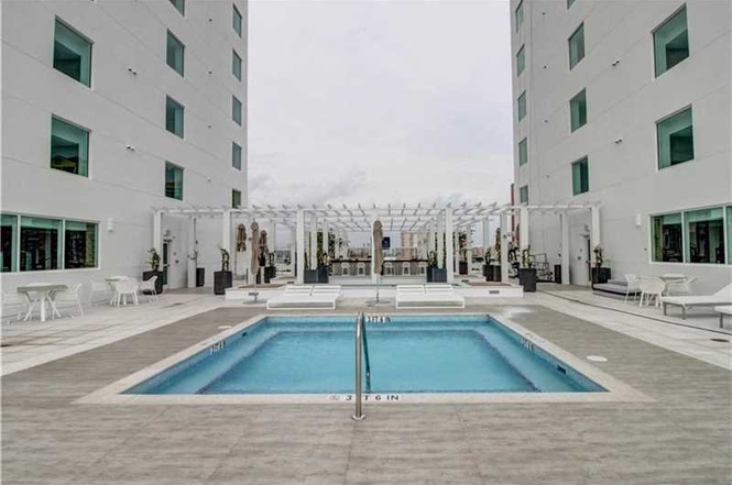  400 Sunny Isles - Prdio Novo Apto Duplex Pronto para morar-$949,000 