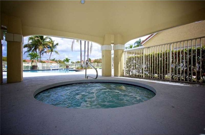 Apartamento 2 dormitorios em Plantation / Sunrise Florida - 20 minutos a Miami - $212,900