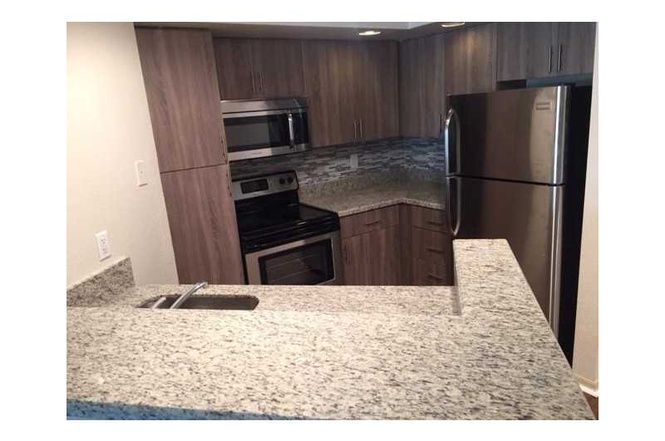 Apartamento 2 dormitorios em Plantation / Sunrise Florida - 20 minutos a Miami - $212,900