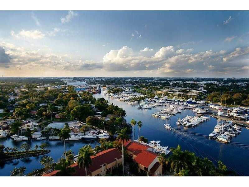     Apto Bom Preo - Terrazas Riverpark Village - South River Drive - Miami - $360,8590