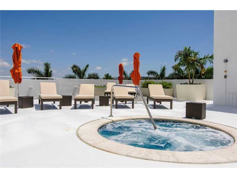 Apto Bom Preo - Terrazas Riverpark Village - South River Drive - Miami - $360,859