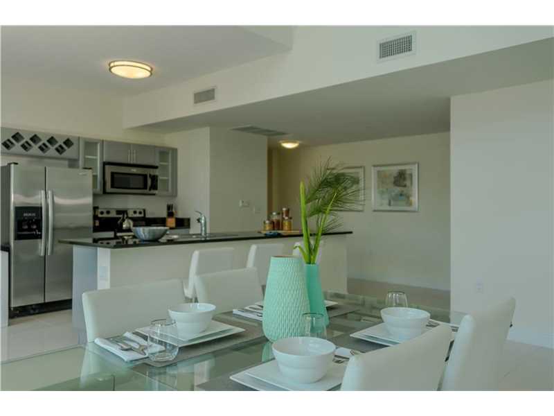 Apto Bom Preo - Terrazas Riverpark Village - South River Drive - Miami - $360,859