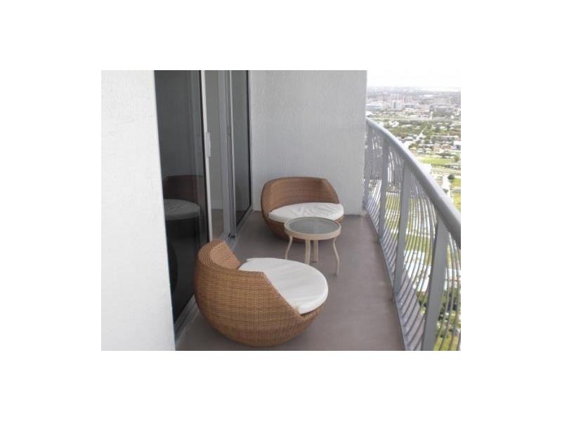 Cobertura - 55 andar - Opera Tower - Downtown Miami - Centro - $410,000