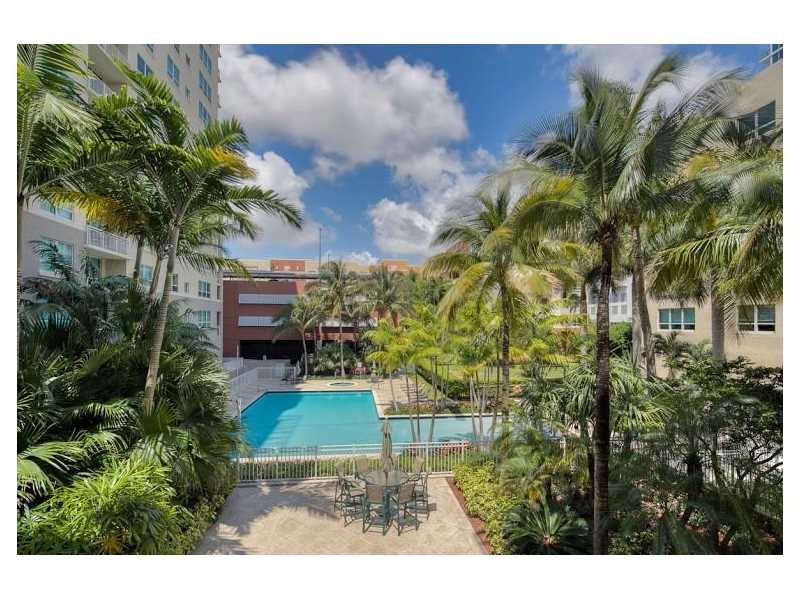 Apartamento todo branquinho - 2 dormitrios - Centro - Edgewater - Miami - $410,000