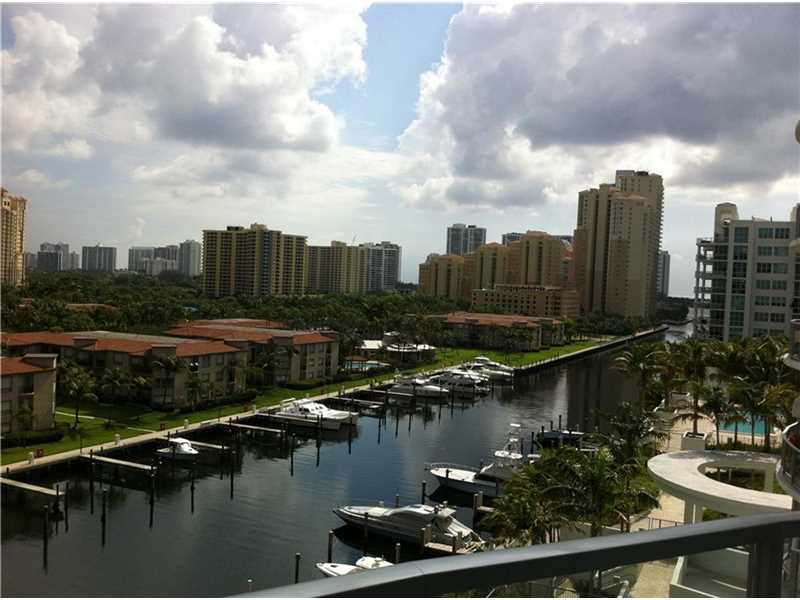 Apto Moderno no Uptown Marina Lofts - Aventura - $349,000