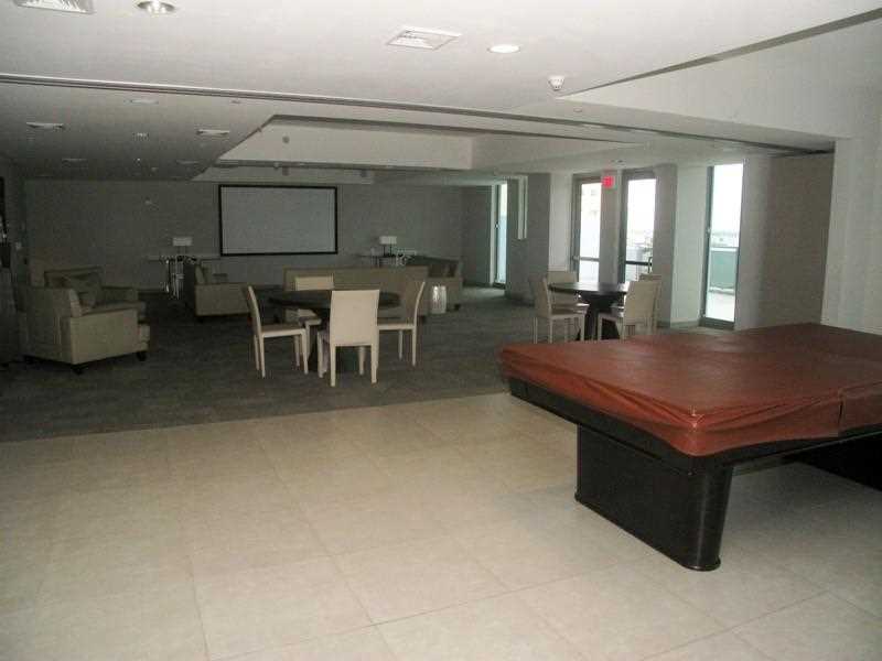 Apto Grande construido em 2007 - North Bay Village - Miami Beach - $499,900